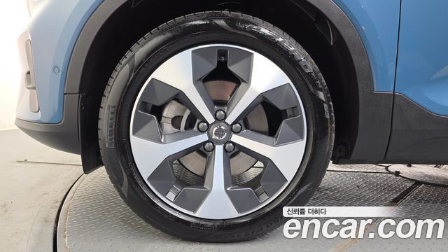 Volvo XC40 B4 Ultimate Bright - фото 4