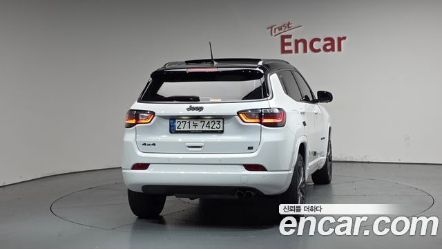 Jeep Compass 2-го поколения S2.4 AWD - фото 2