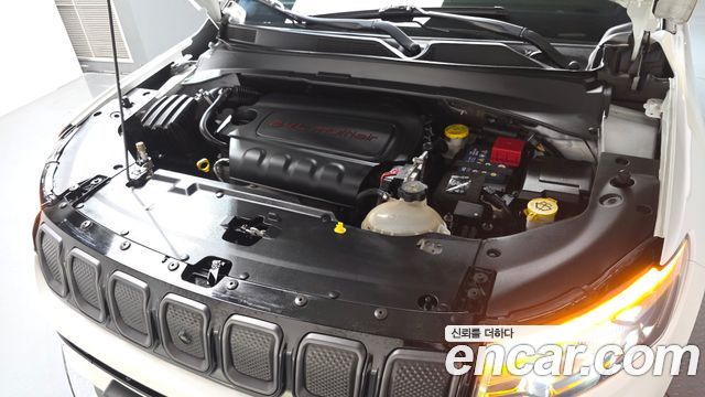 Jeep Compass 2-го поколения S2.4 AWD - фото 4