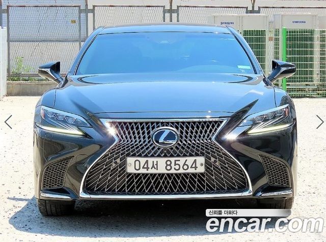 Lexus LS 5-го поколения 3.5 Platinum AWD - фото 0