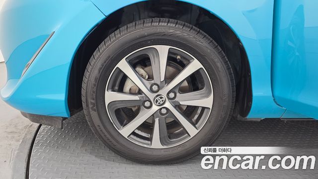 Toyota Prius 1.5 - фото 4