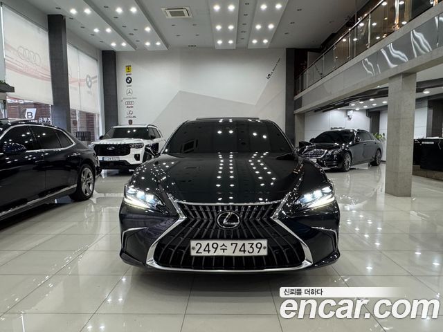 Lexus ES 7-го поколения Executive - фото 2