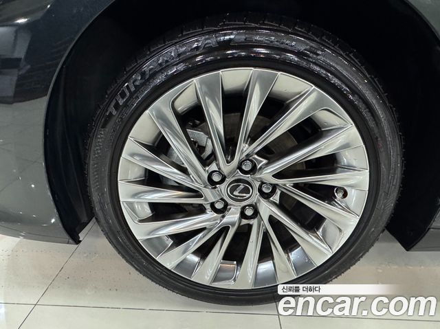 Lexus ES 7-го поколения Executive - фото 4