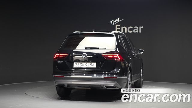 Volkswagen Tiguan 2.0 TDI Prestige - фото 3