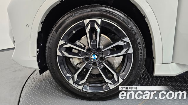 BMW X1 U11 xDrive 20i M Sport - фото 4