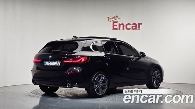 BMW 1-Series F40 120i Sports - фото 1