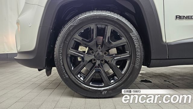 Jeep Renegade 1.3 Limited - фото 4