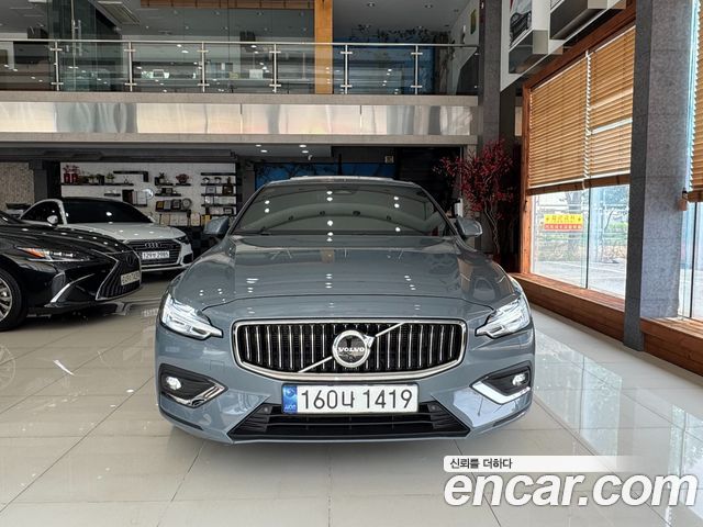 Volvo S60 3-го поколения B5 Ultimate Bright - фото 2