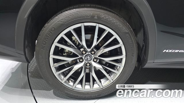 Lexus RX 4-го поколения F-Sport - фото 4