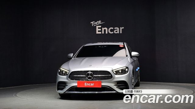 Mercedes-Benz E-Class W213 E220d 4MATIC AMG Line - фото 2