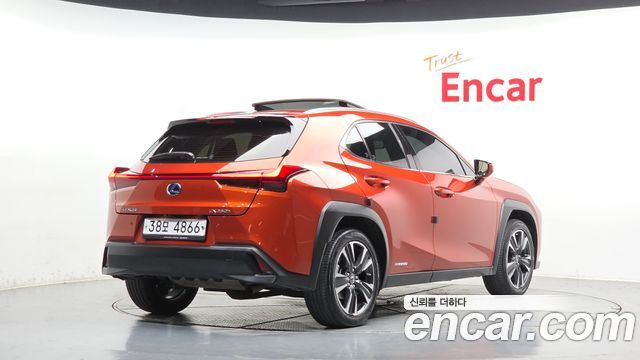Lexus UX 2.0 AWD - фото 0