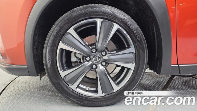 Lexus UX 2.0 AWD - фото 3