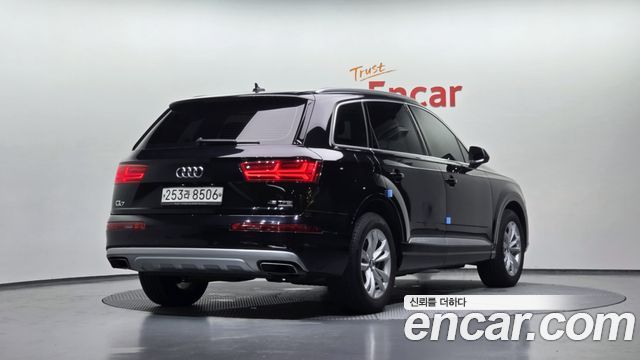 Audi Q7 45 TFSI Quattro - фото 1