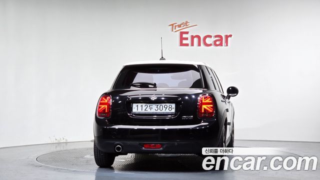 Mini Cooper 5Door Standard 3rd - фото 3