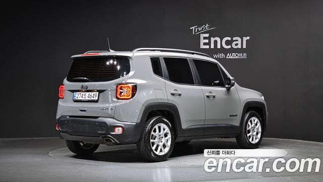 Jeep Renegade 2.4 Limited - фото 1