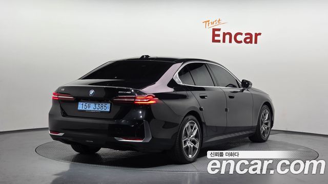 BMW i5 G60 eDrive 40 - фото 1