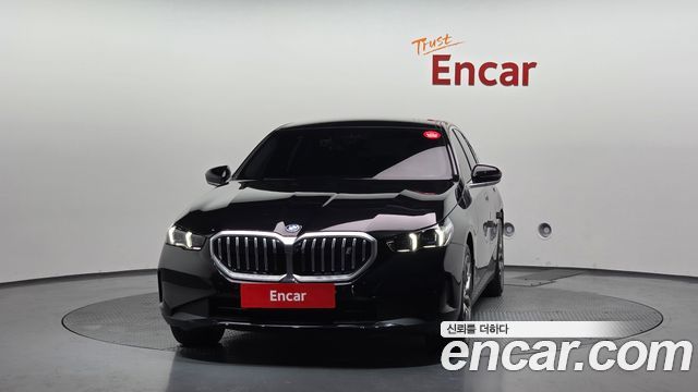 BMW i5 G60 eDrive 40 - фото 2