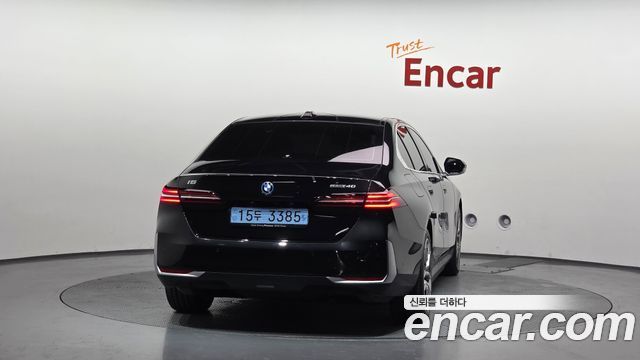 BMW i5 G60 eDrive 40 - фото 3