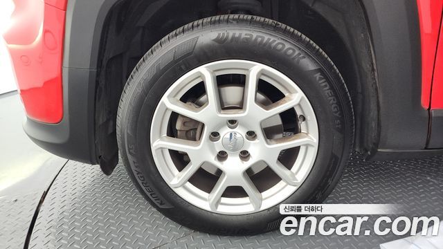 Jeep Renegade 2.4 Limited - фото 4