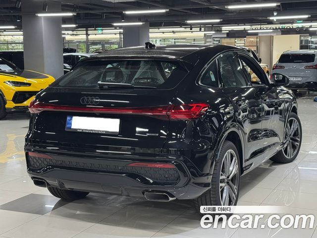 Audi Q5 45 TFSI Quattro S Line Black Edition Sport Back - фото 2