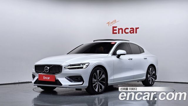 Volvo S60 3-го поколения B5 Ultimate Bright - фото 0