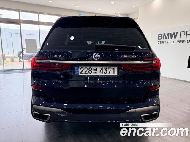 BMW X7 G07 M50i 6STR - фото 3