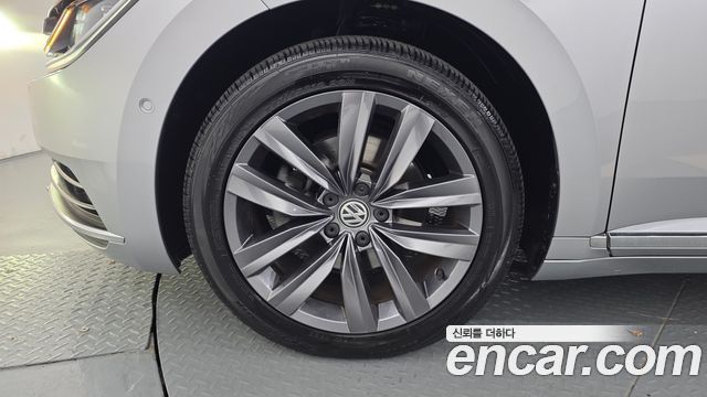 Volkswagen Arteon 2.0 TDI Premium - фото 4
