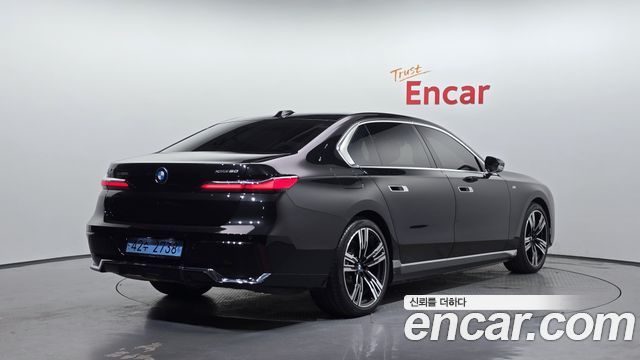 BMW i7 G70 xDrive 60 M sport - фото 1