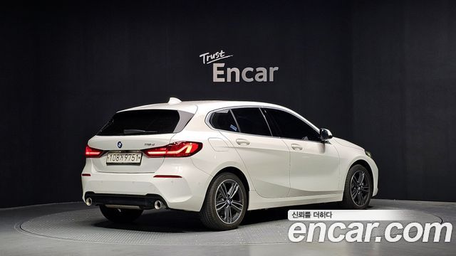BMW 1-Series F40 118d Sport - фото 1