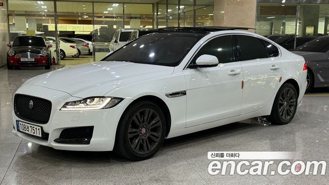 Jaguar XF X260 25t Portfolio - фото 0