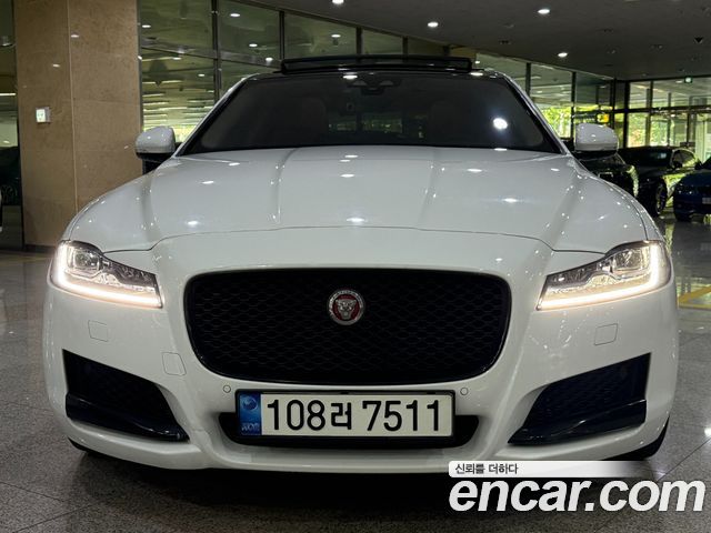 Jaguar XF X260 25t Portfolio - фото 1