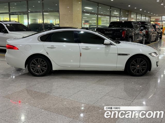 Jaguar XF X260 25t Portfolio - фото 4