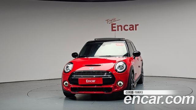 Mini Cooper 5Door HIGH 3rd - фото 1