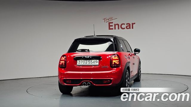 Mini Cooper 5Door HIGH 3rd - фото 2