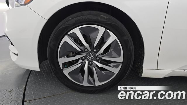 Honda Accord 10-го поколения 2.0 Hybrid EX-L - фото 4