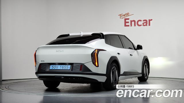Kia EV4 Long Range 2WD Earth - фото 1
