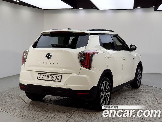 SsangYong Tivoli Gasoline 1.5 2WD V3 - фото 3