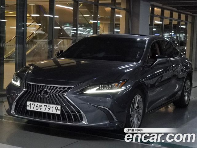 Lexus ES 7-го поколения Luxury Plus - фото 0