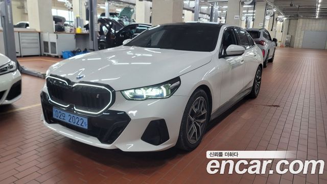 BMW i5 G60 eDrive 40 M Sport - фото 0