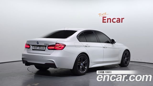 BMW 3-Series F30 330i M Sport Shadow - фото 1