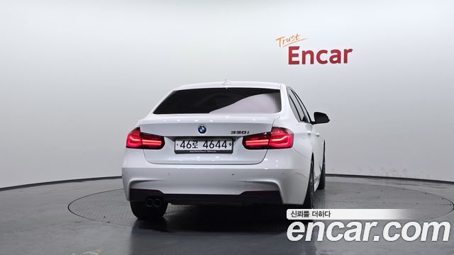 BMW 3-Series F30 330i M Sport Shadow - фото 3