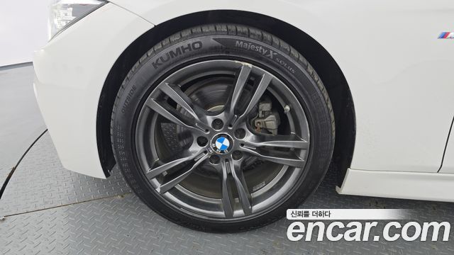 BMW 3-Series F30 330i M Sport Shadow - фото 4