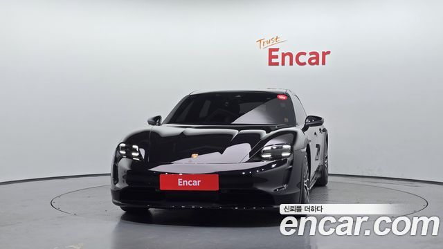 Porsche Taycan 4 Cross Turismo - фото 2