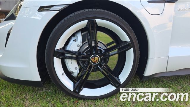 Porsche Taycan 4S - фото 4