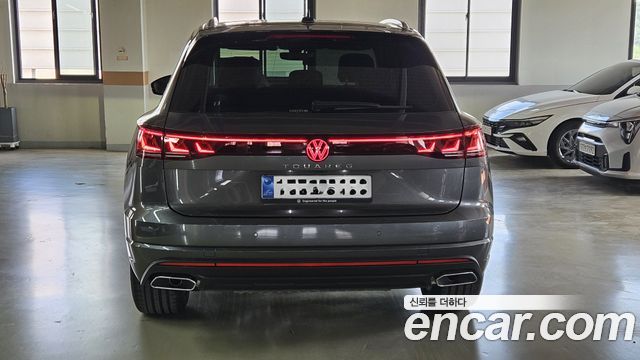 Volkswagen Touareg 3-го поколения 3.0 TDI Prestige - фото 2