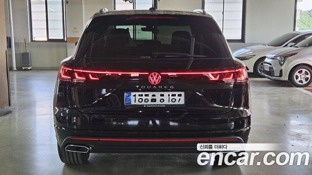 Volkswagen Touareg 3-го поколения 3.0 TDI Prestige - фото 2