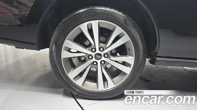 Ford Expedition Platinum 4WD 7Seater - фото 4