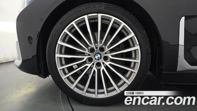 BMW 7-Series G11 740Li xDrive Design Pure Excellence - фото 4