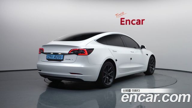 Tesla Model 3 Long Range AWD - фото 1