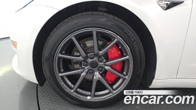 Tesla Model 3 Long Range AWD - фото 4